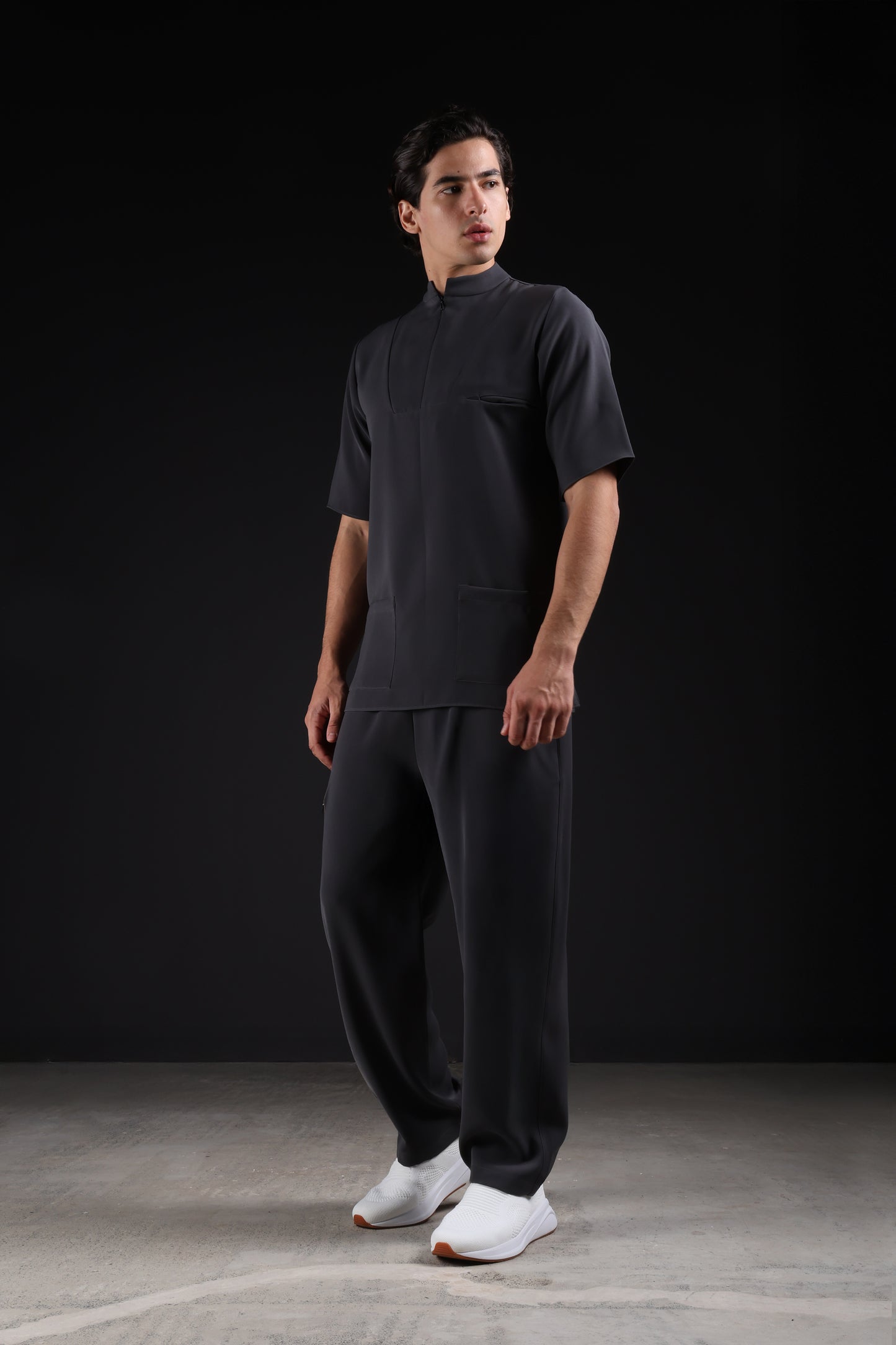 THE CLASSIC PANTS — IN GREY