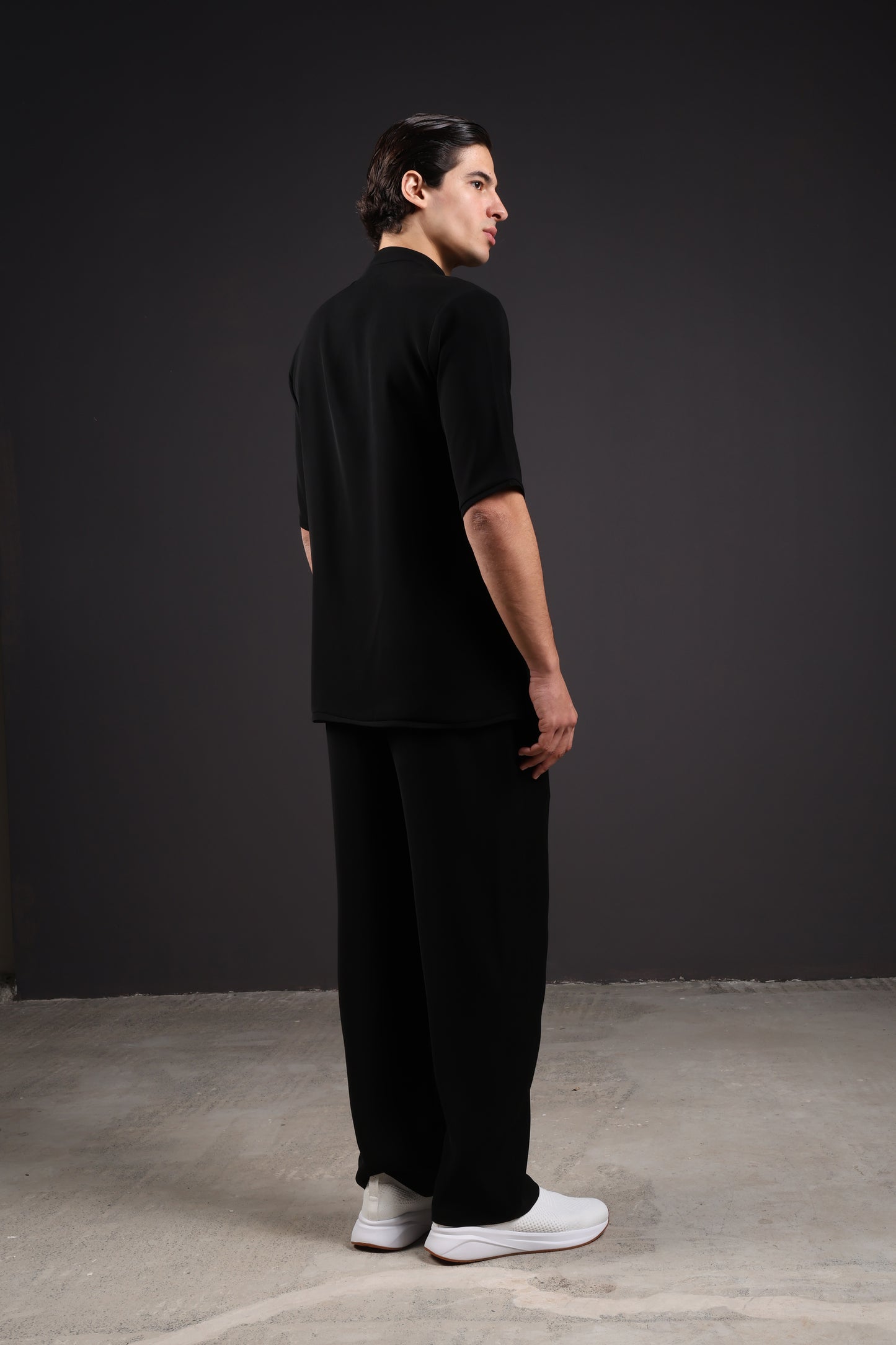 SHARK SHIRT — IN BLACK