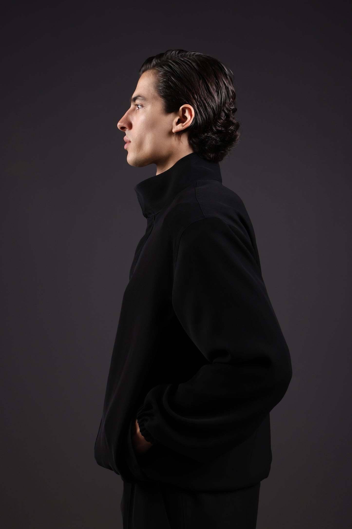 SOLID JACKET — IN BLACK (WITH ELASTIC)