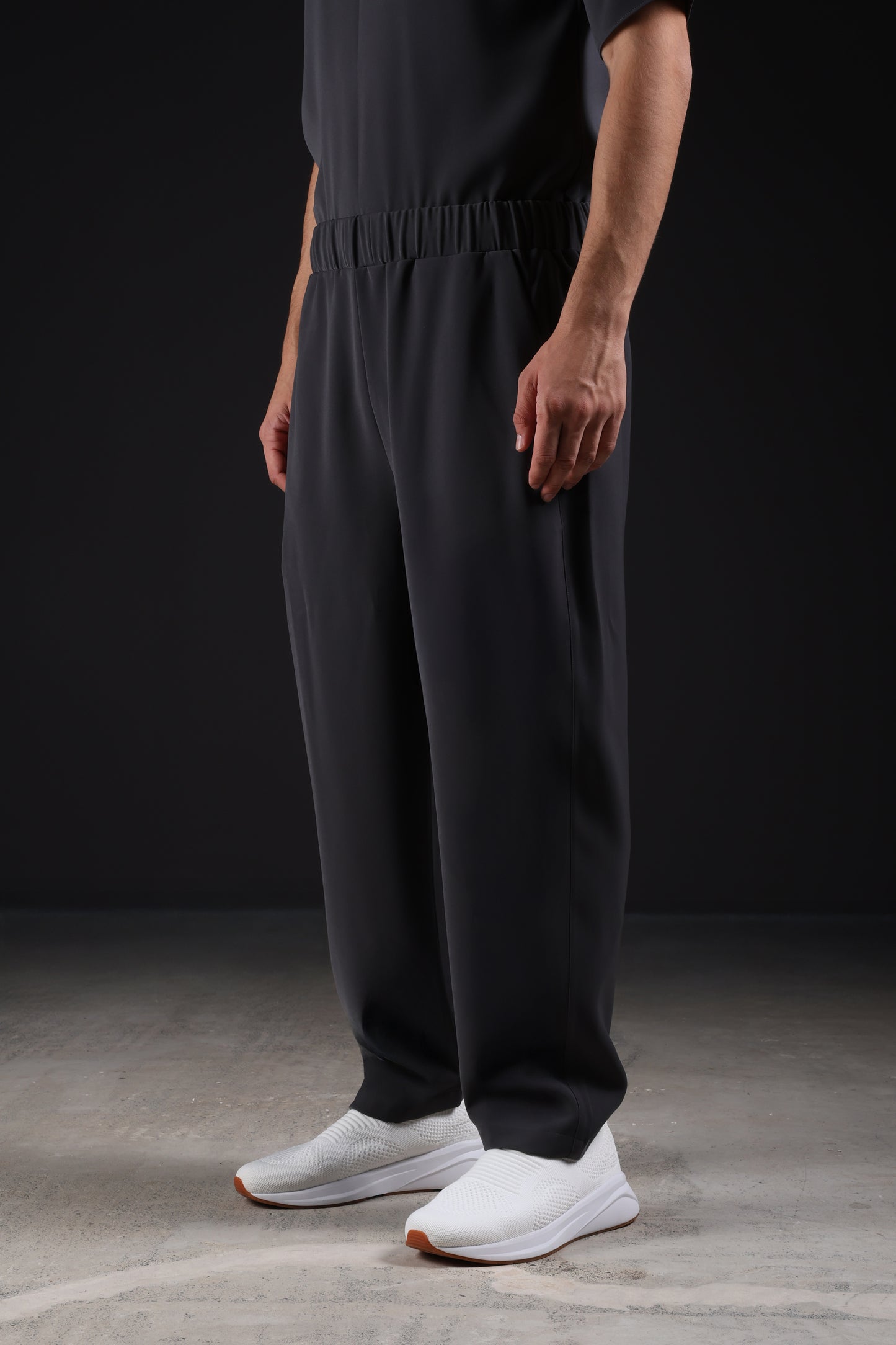 THE CLASSIC PANTS — IN GREY