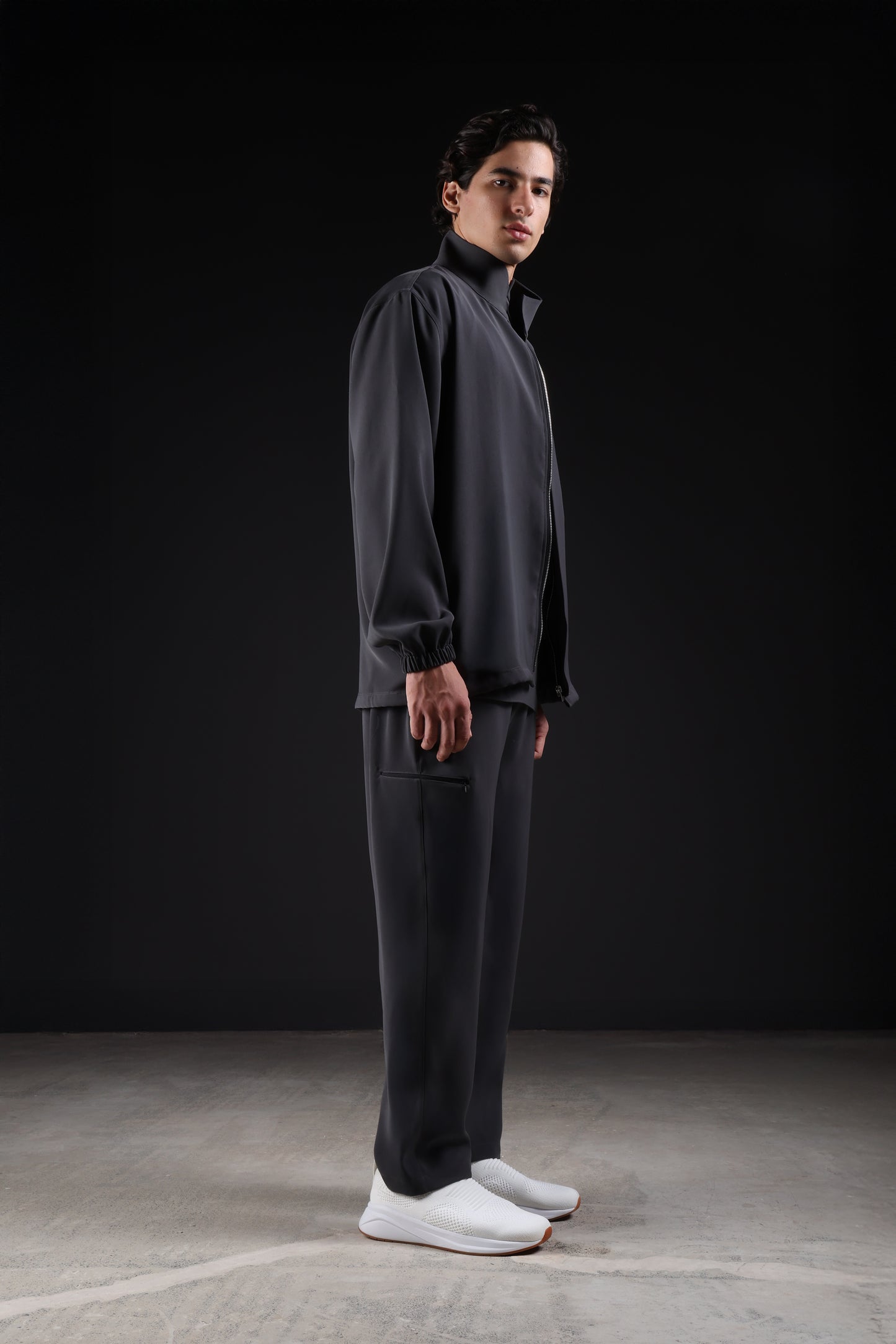 SOLID JACKET — IN GREY