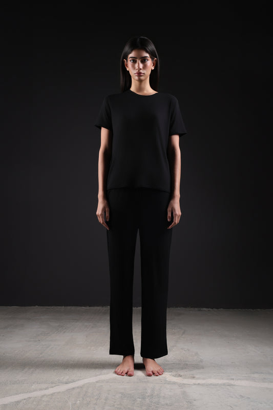 ON CALL TOP HALF SLEEVE — IN BLACK