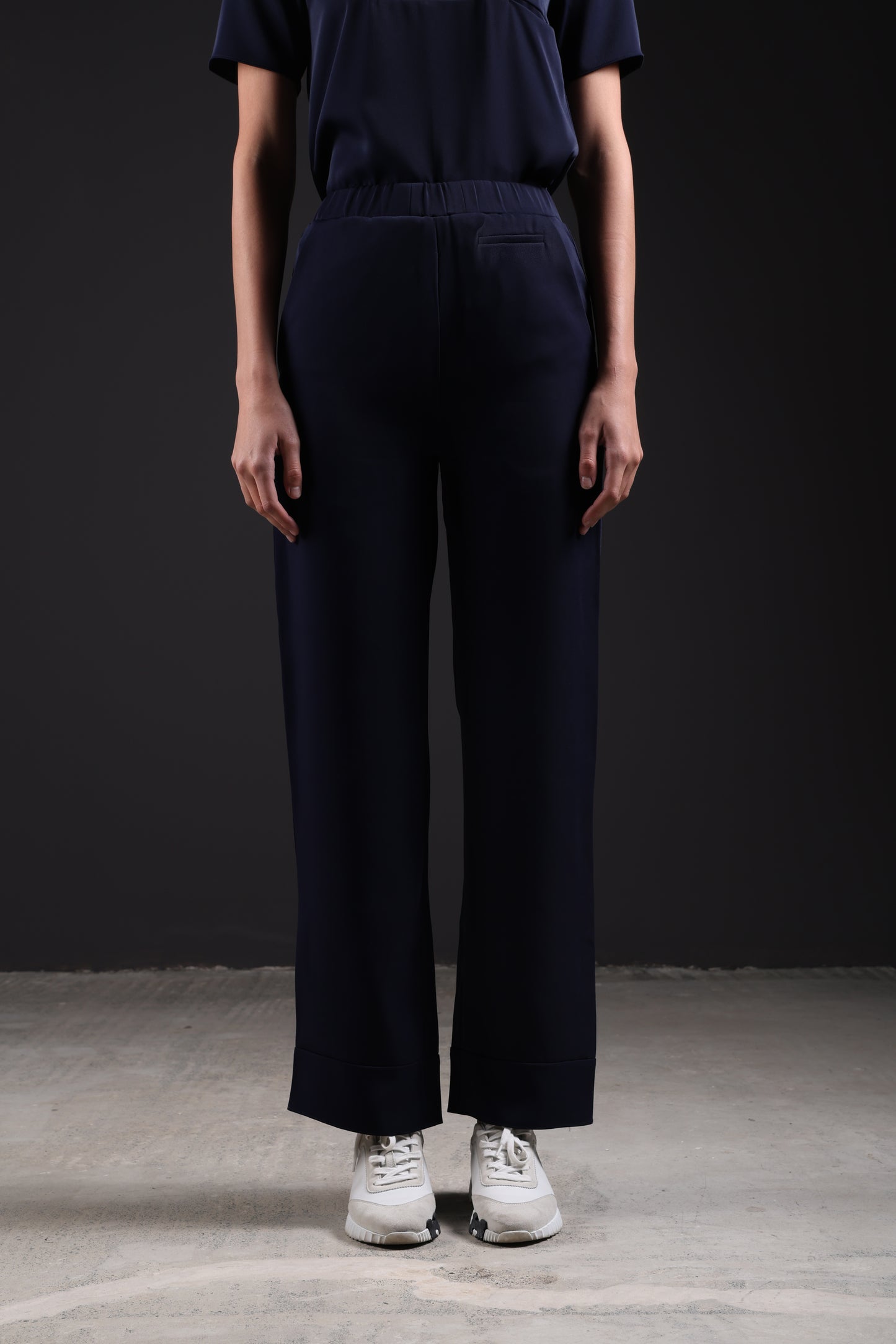 THE CLASSIC PANTS — IN NAVY