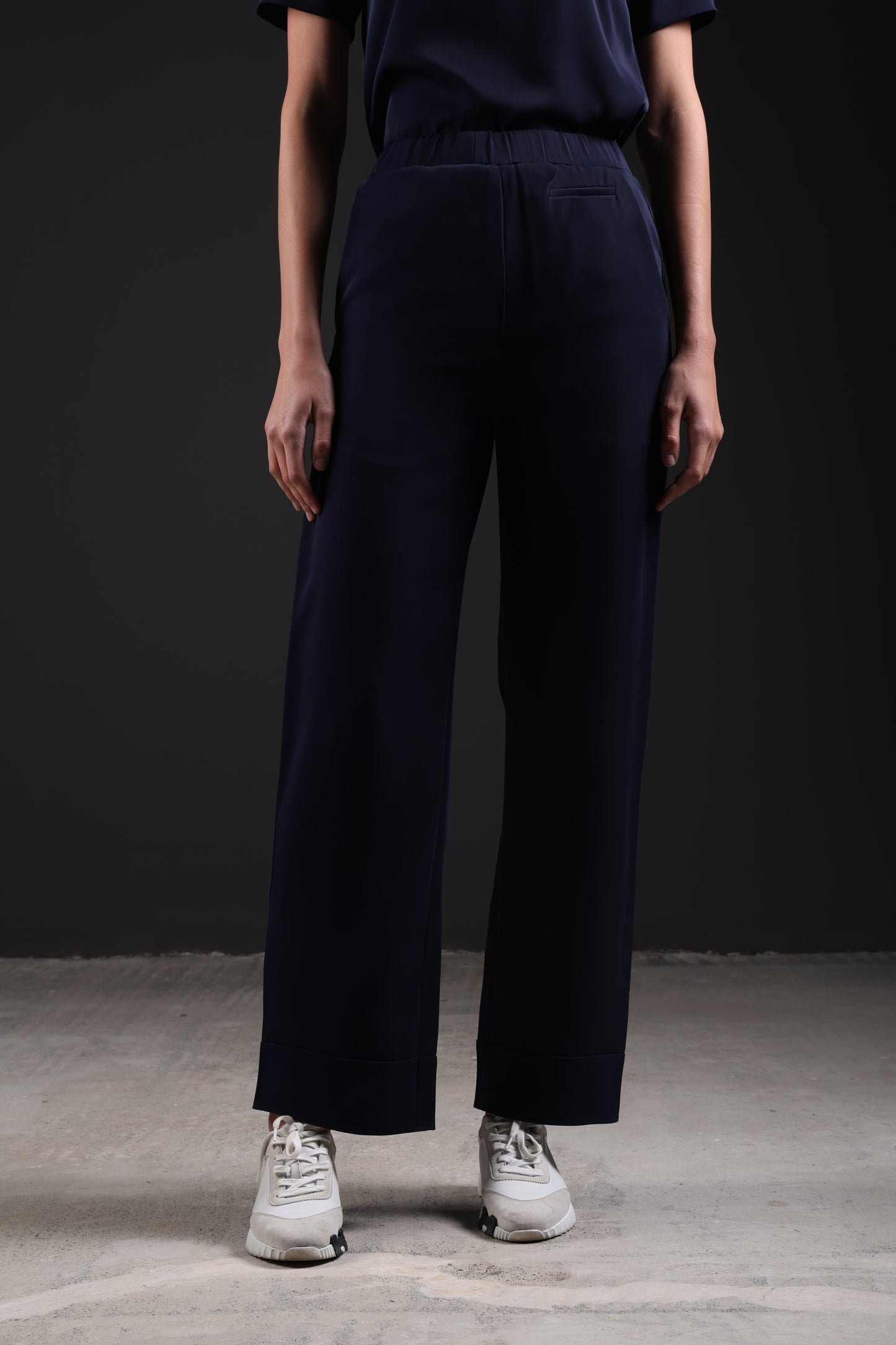 THE CLASSIC PANTS — IN NAVY
