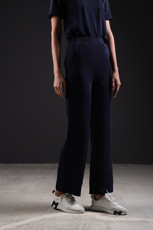 THE CLASSIC PANTS — IN NAVY