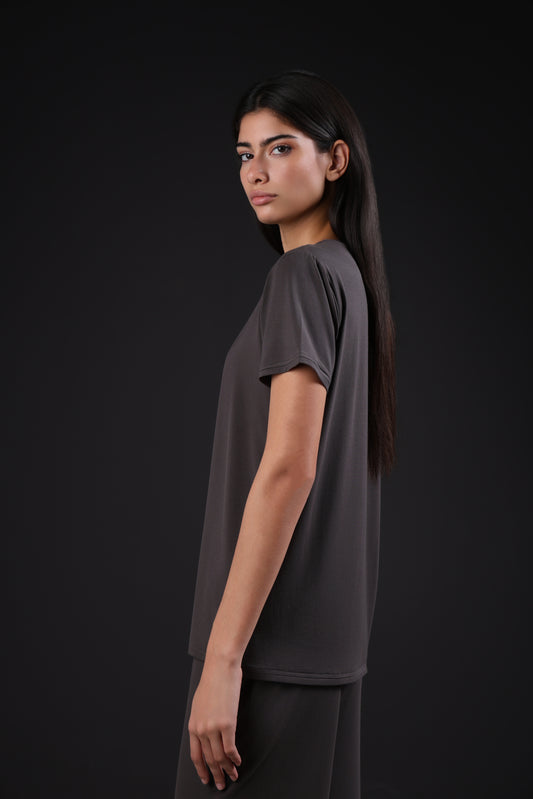 ON CALL TOP HALF SLEEVE — IN GREY