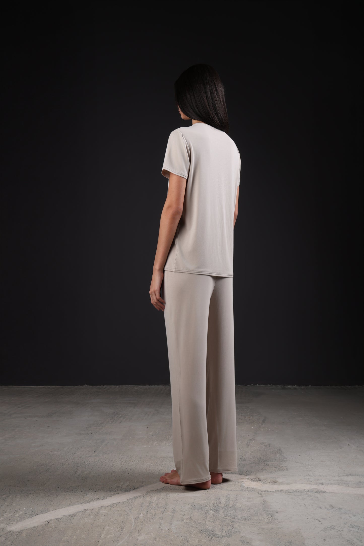 ON CALL TOP HALF SLEEVE — IN TAUPE