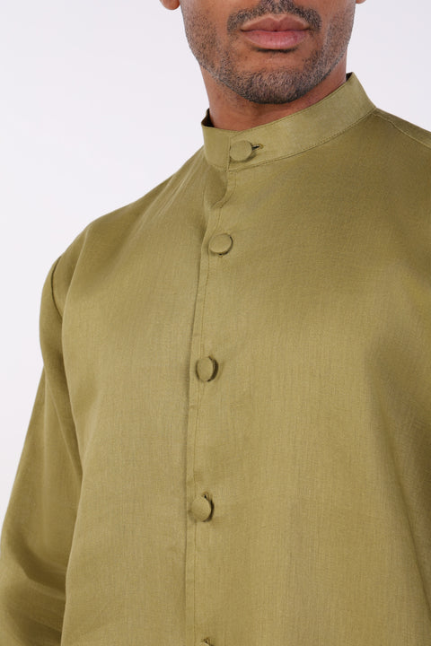 THE LINEN BUTTON-UP SHIRT — MENS MOSS GREEN