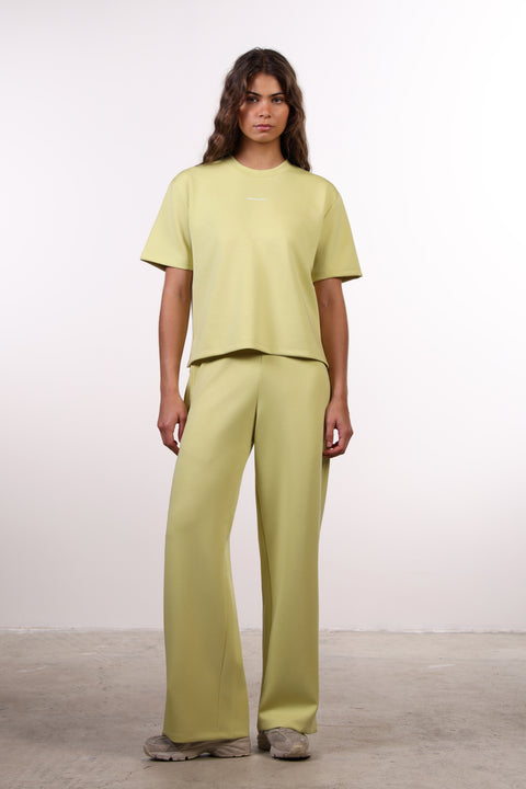 THE TRAVEL WEAR SHIRT — WOMENS LIME GREEN