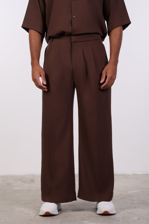 THE DOUBLE-PLEAT LINEN BLEND PANTS  — MENS BROWN