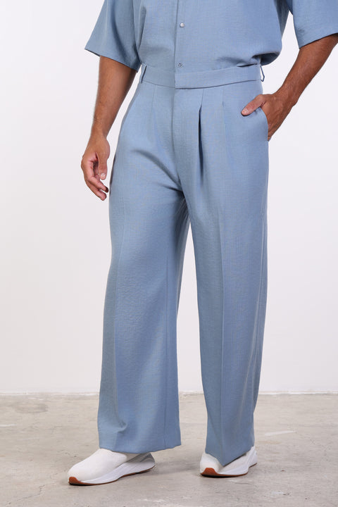 THE DOUBLE-PLEAT LINEN BLEND PANTS  — MENS BLUE