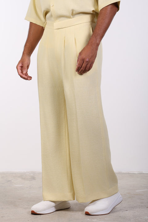 THE DOUBLE-PLEAT LINEN BLEND PANTS  — MENS YELLOW
