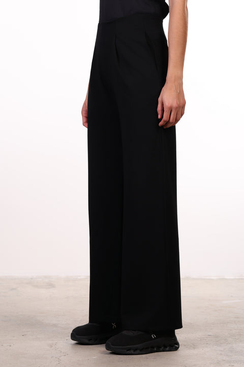 THE TRAVEL WEAR PLEATED PANTS — WOMENS BLACK
