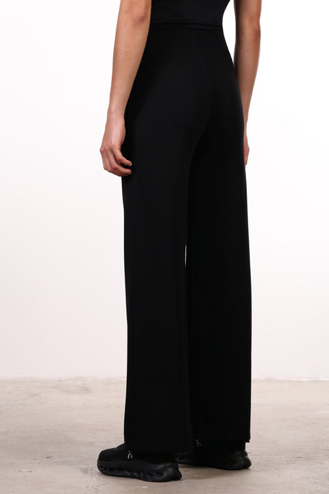 THE TRAVEL WEAR PLEATED PANTS — WOMENS BLACK