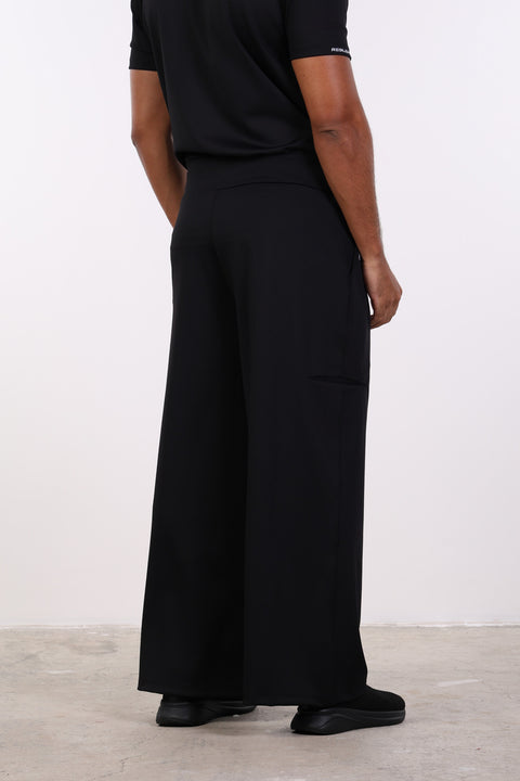 THE DOUBLE-PLEAT SCRUB PANTS  — MENS BLACK