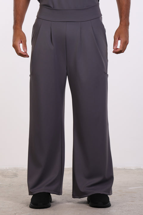 THE DOUBLE-PLEAT SCRUB PANTS  — MENS GREY