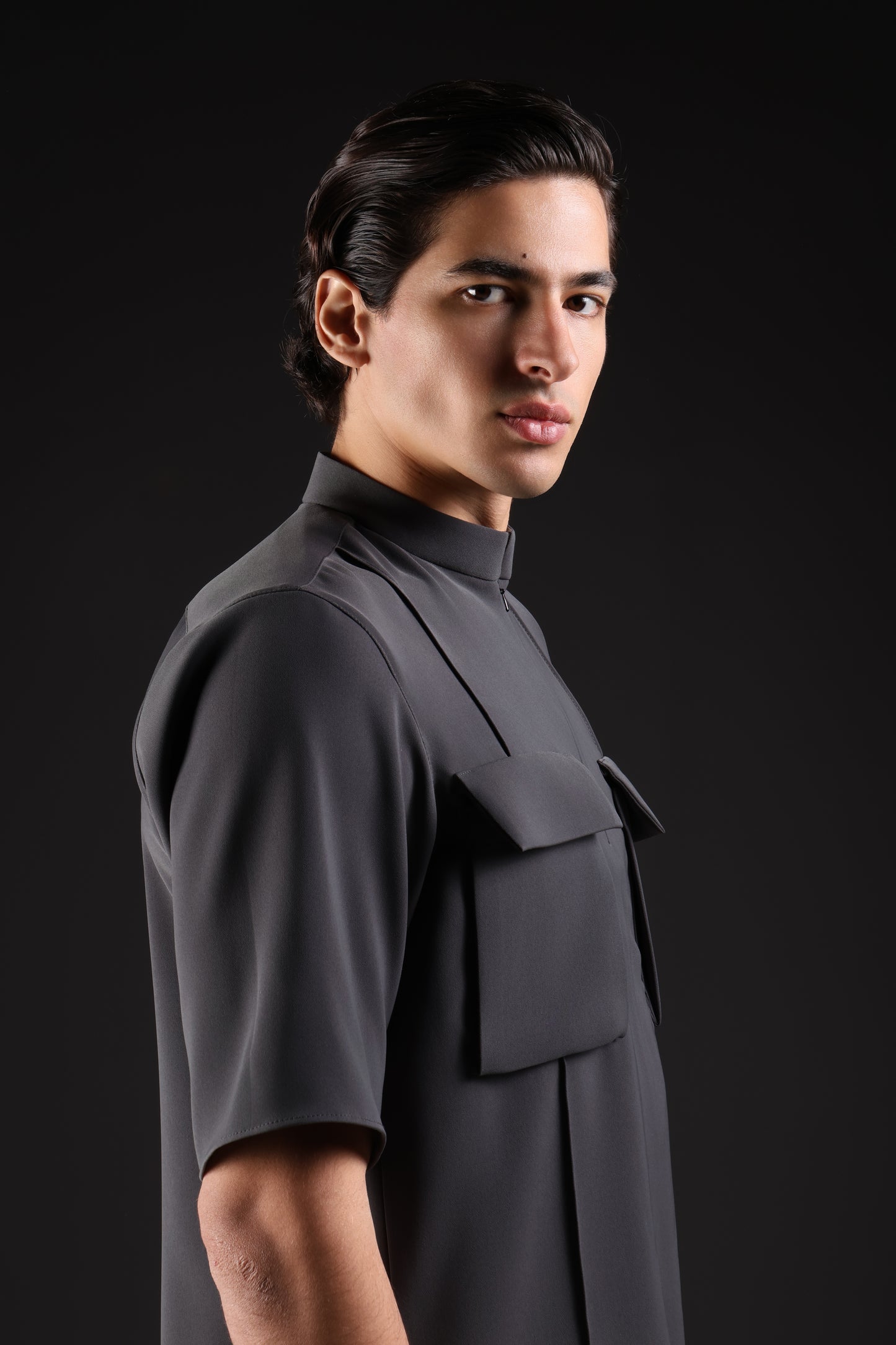 CORE SHIRT — IN GREY