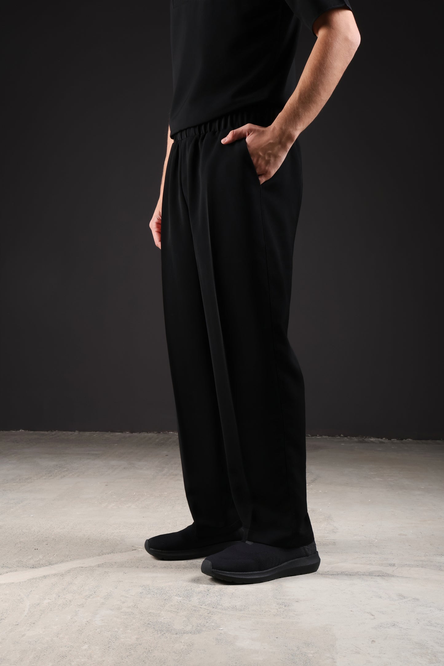 THE CLASSIC PANTS — IN BLACK