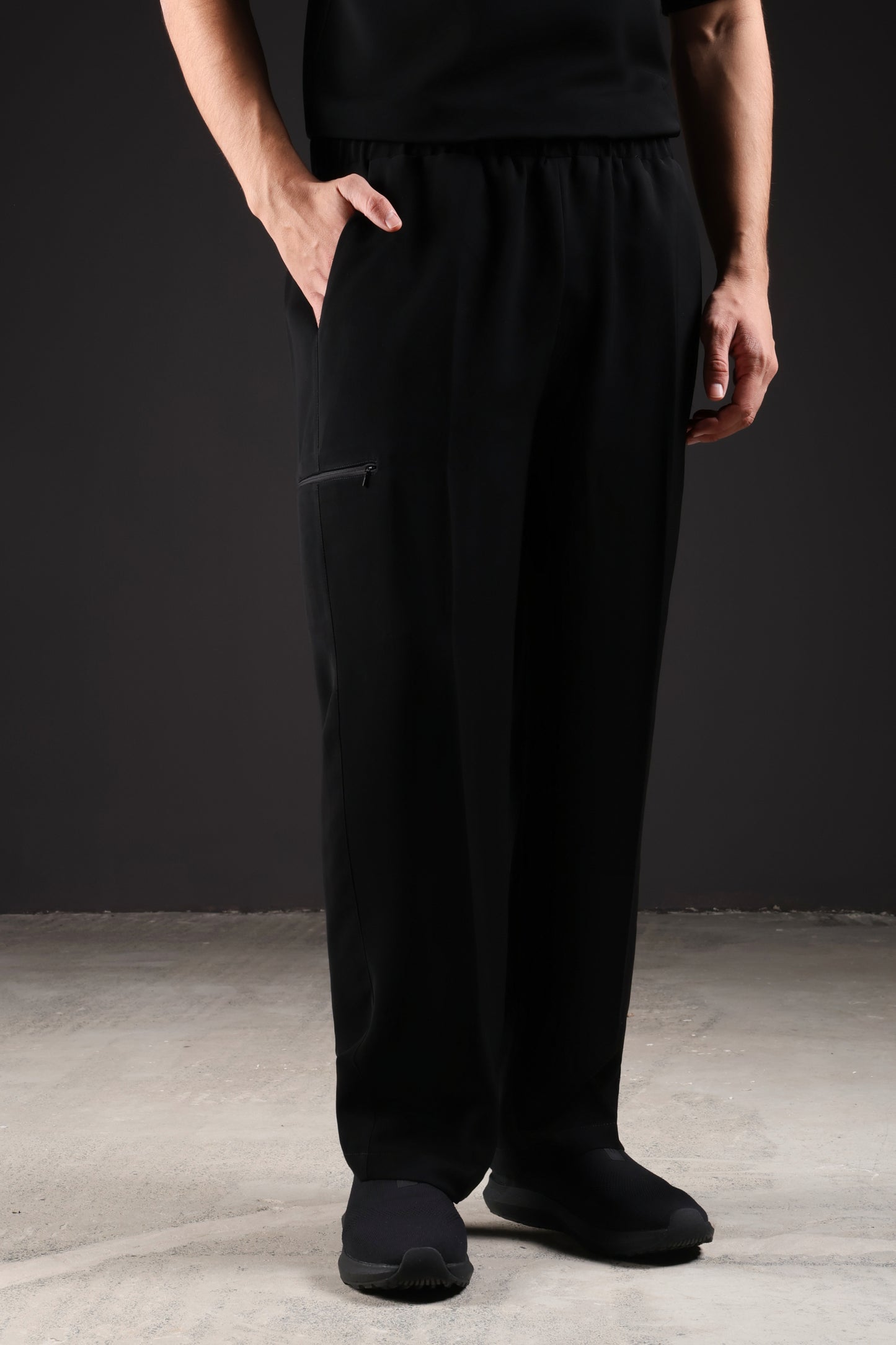 THE CLASSIC PANTS — IN BLACK