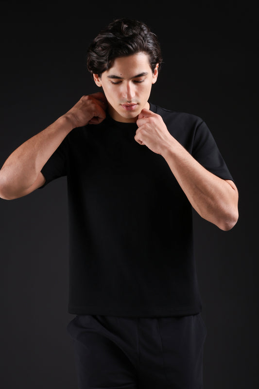 BASIC TEE ROUND NECKLINE — IN BLACK