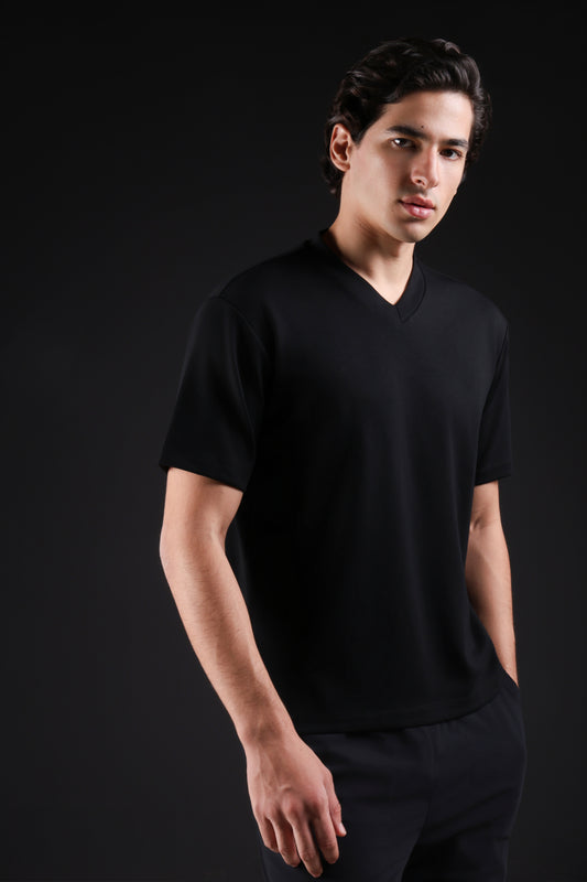 BASIC TEE V NECKLINE — IN BLACK