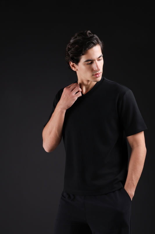 BASIC TEE V NECKLINE — IN BLACK