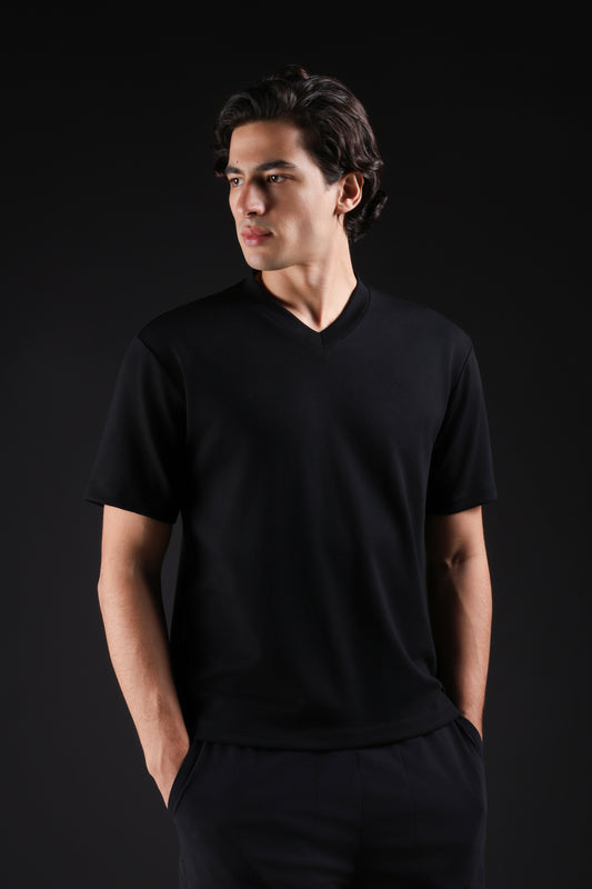 BASIC TEE V NECKLINE — IN BLACK