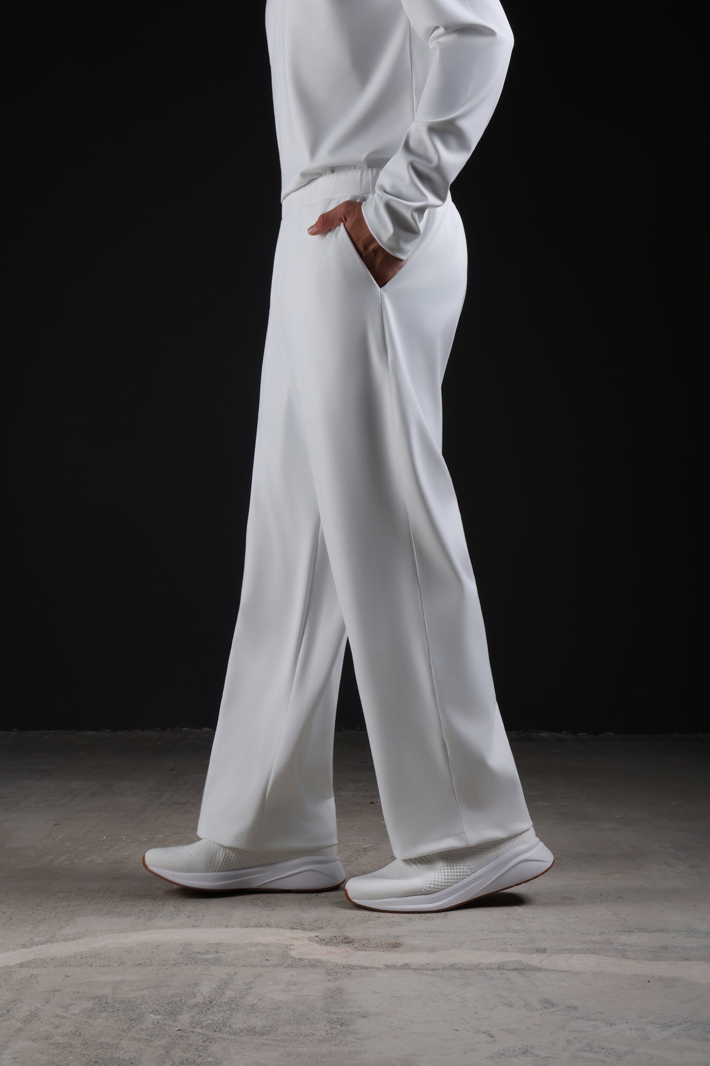 FLEX PANTS — IN WHITE