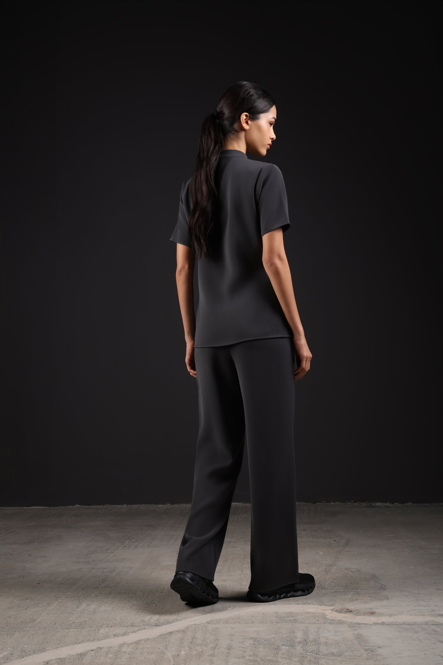 THE CLASSIC PANTS — IN GREY